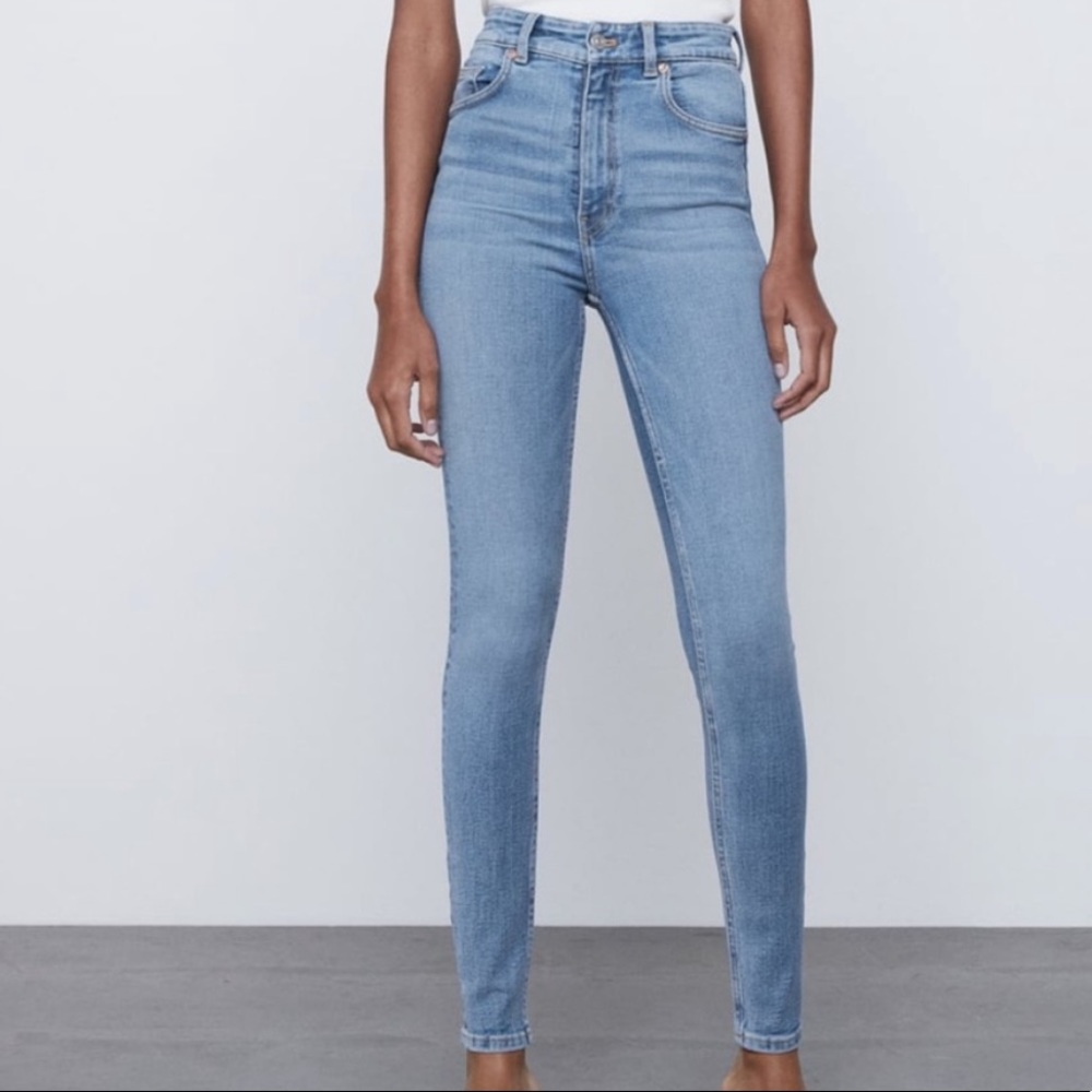 NWOT- ZARA High Rise Skinny Jean